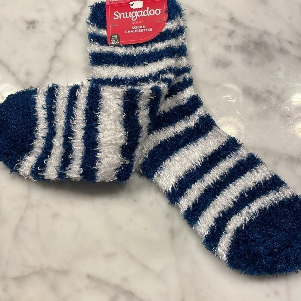 Snugadoo Women's Two Pairs of Fuzzy Socks Penguin And Stripes